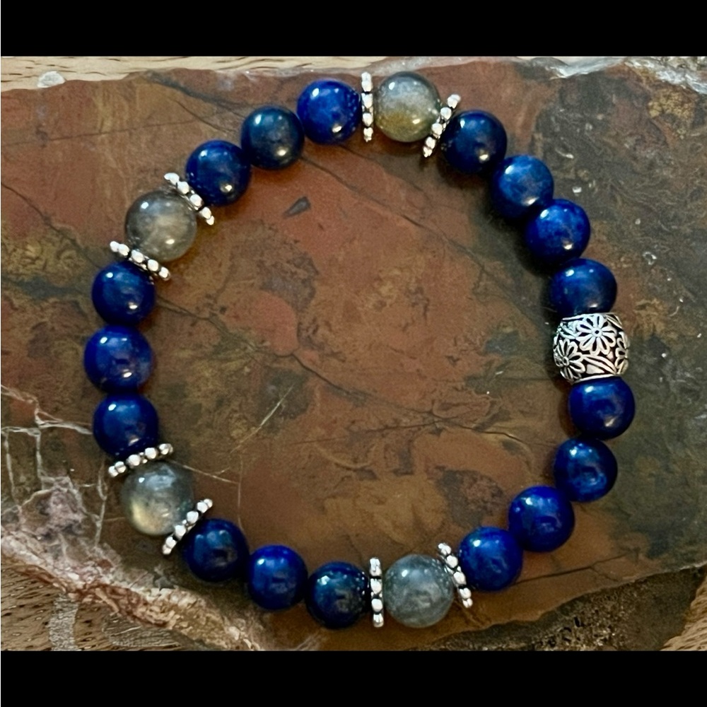 New Gorgeous Lapis Lazuli & Labradorite 8 mm Beaded Elastic Bracelet.